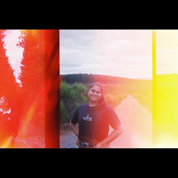 Meet your Posher, Paru - Picture 1 of 1